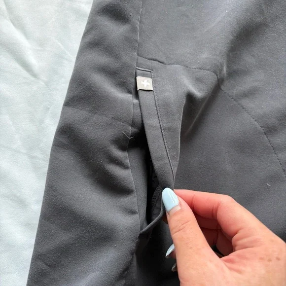 FIGS Rafaela Oversized Scrub Top - Picture 4 of 6